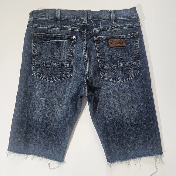 Wrangler Jean Shorts Womens 34x22 Slim Fit High Rise Cutoff Jorts - Picture 2 of 6